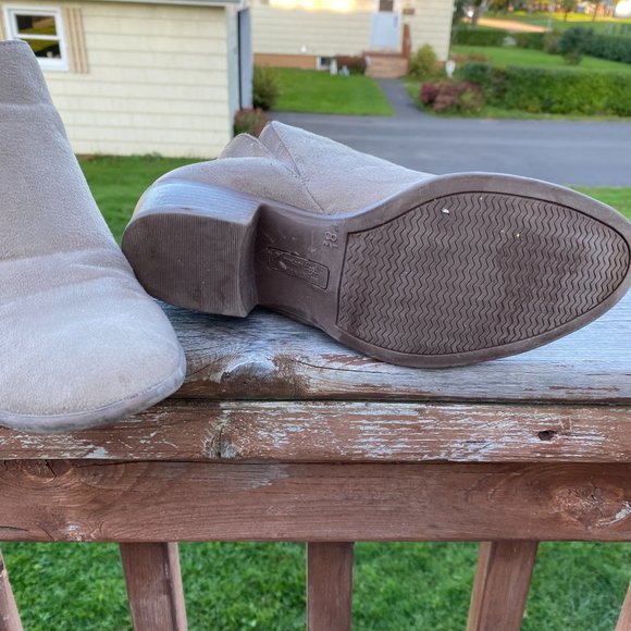 American Eagle suede boots Size 8 1/2 - Picture 4 of 4